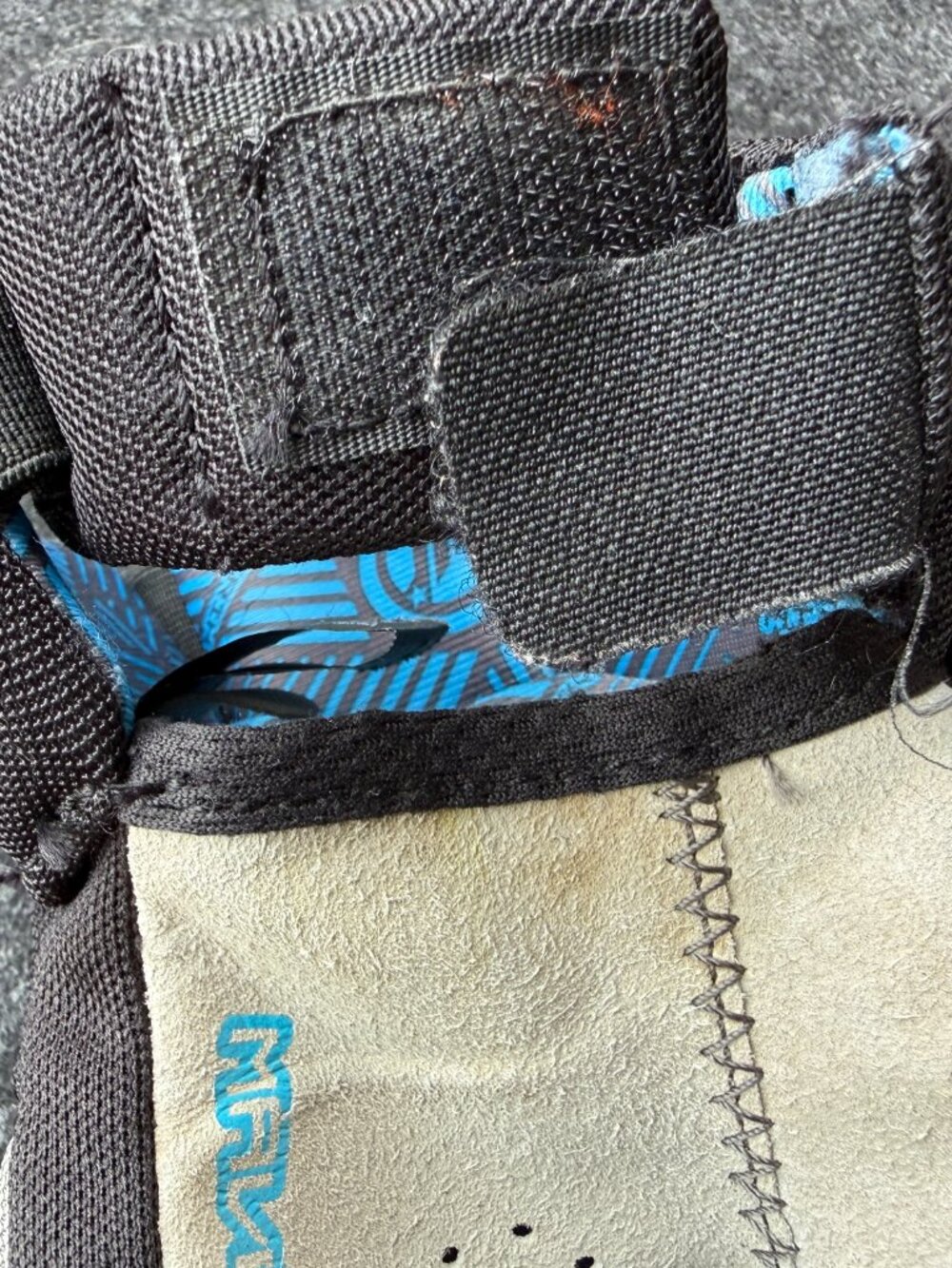 Maverik Charger Youth Lacrosse Gloves Medium 12" - Picture 9 of 10